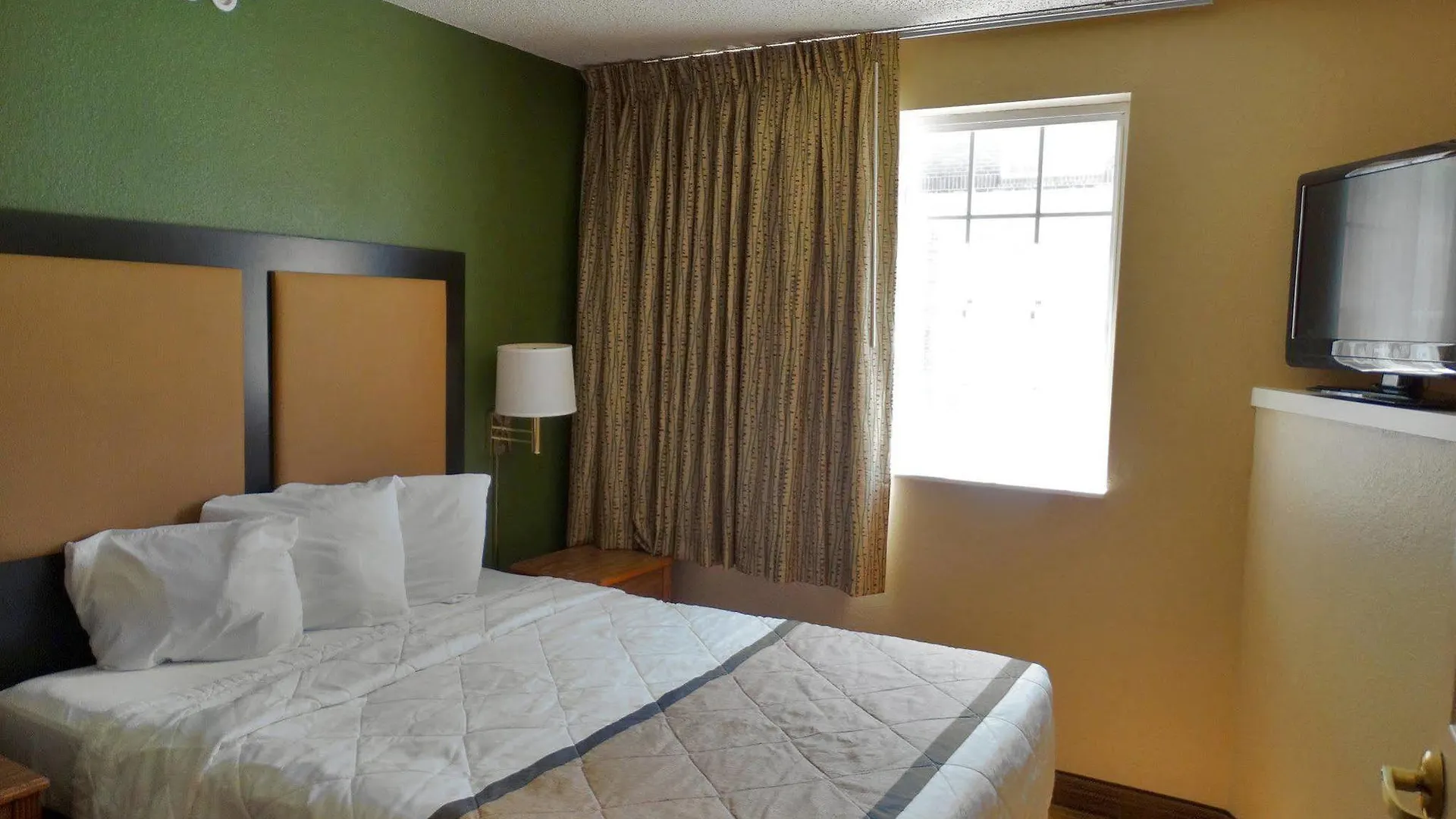 Extended Stay America Suites - Louisville - Alliant Avenue Hotel